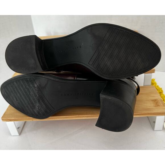 Zara burgundy dark Cherry ankle boots leather size 6 with zipper and gold buckle - Picture 4 of 8